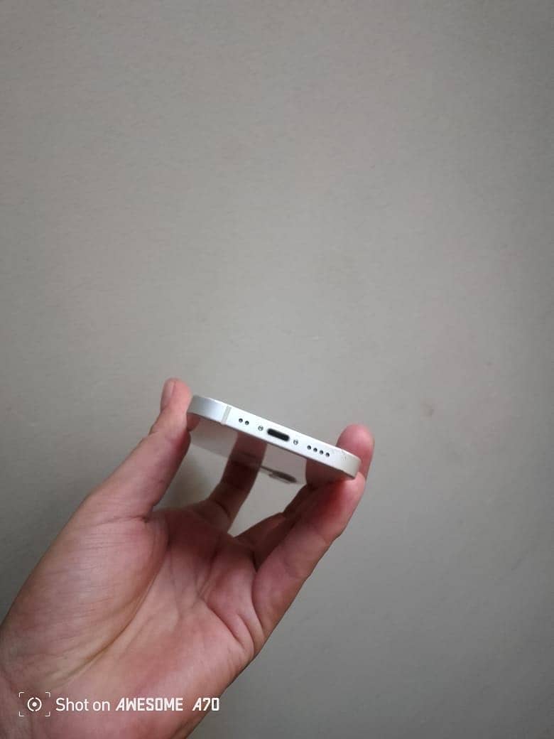 Apple iPhone 12 mini 4