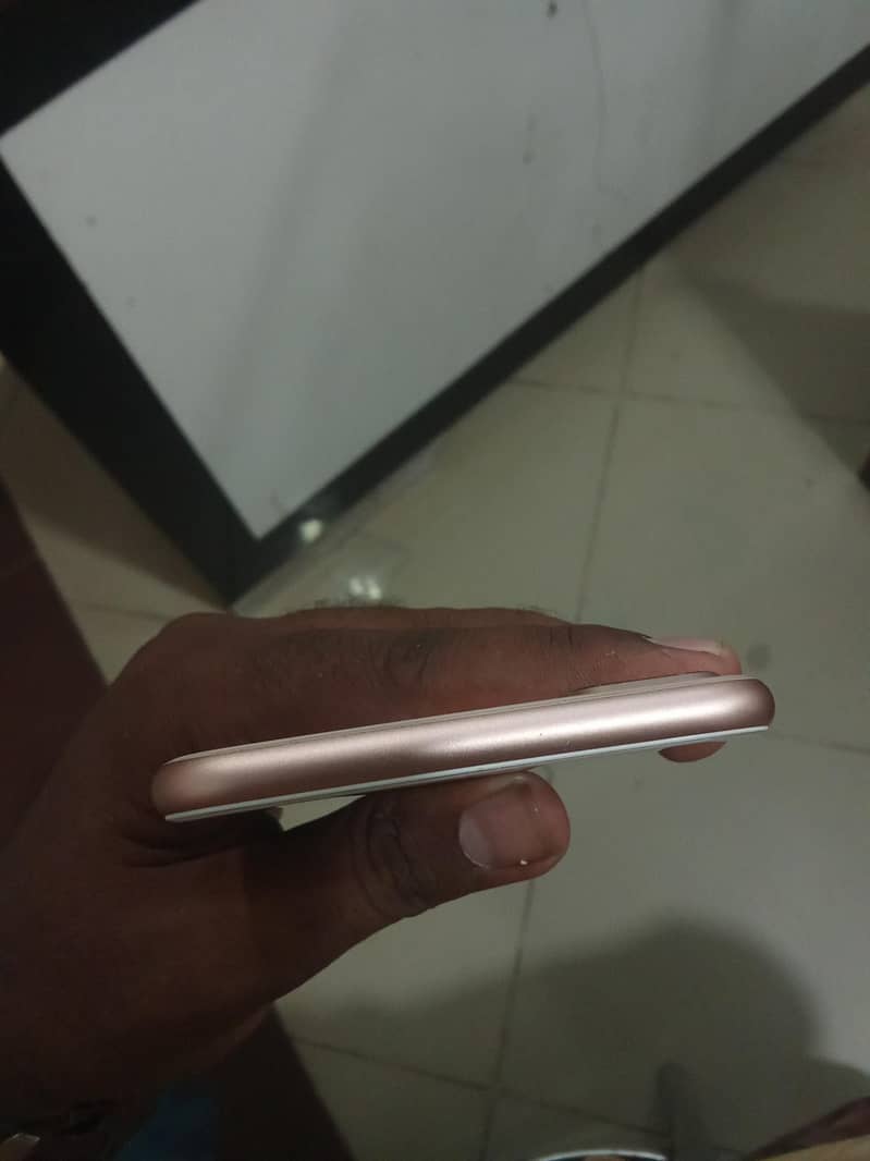 Apple iPhone 8 Plus 3