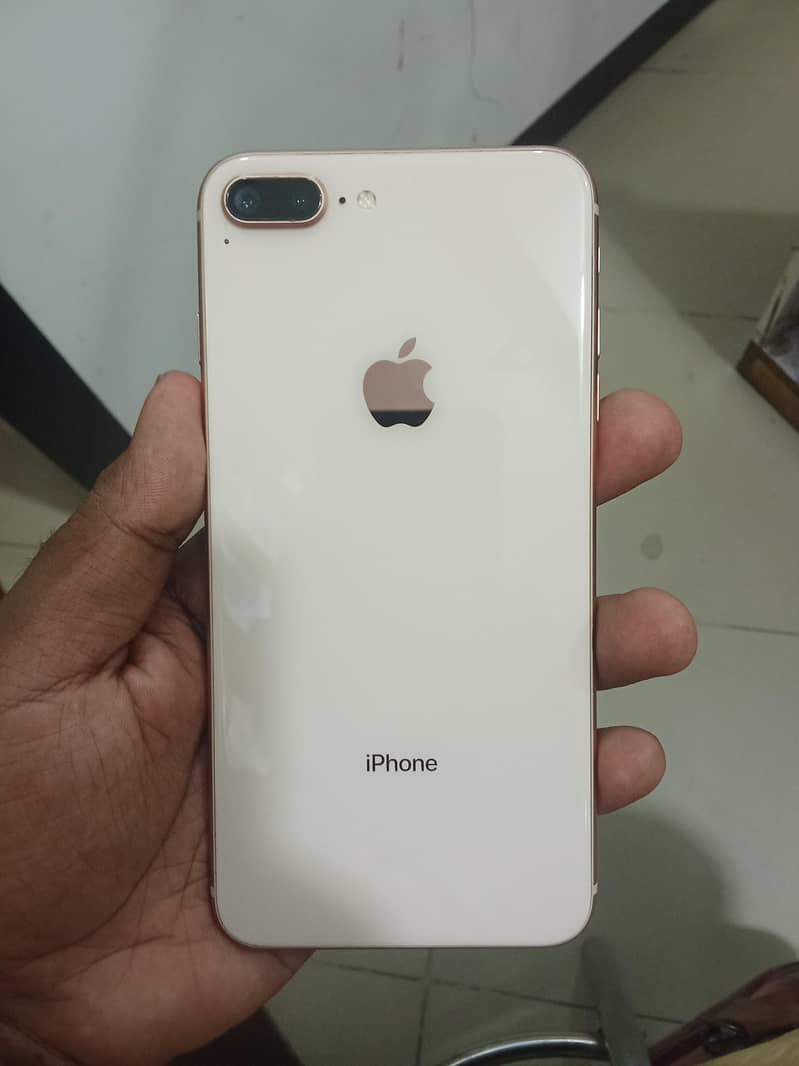 Apple iPhone 8 Plus 4