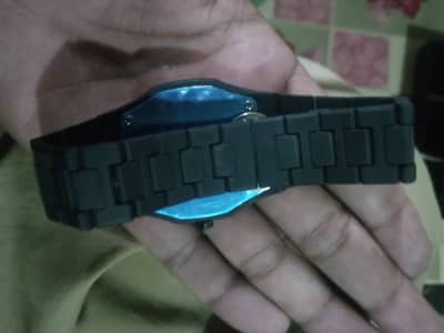 bilkol new watch hain sari   3600 ki