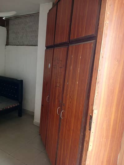 1 BEDROOM WITHOUT ATTACHED BATH FOR RENT