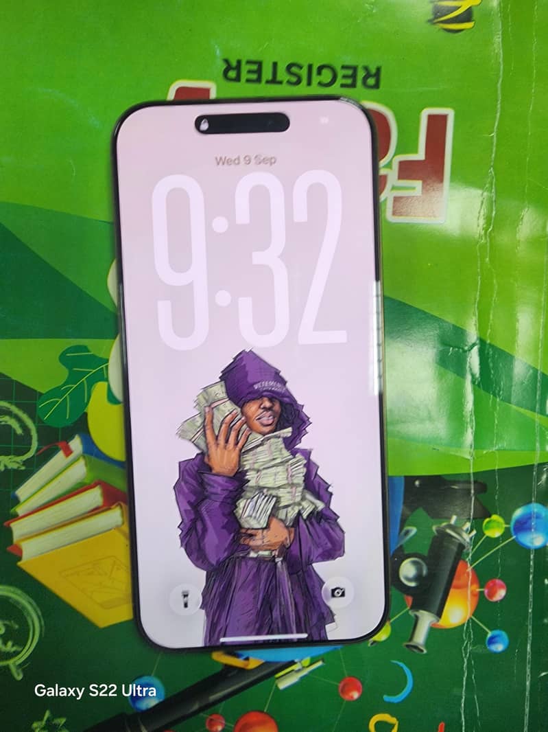 Apple iPhone 16 Pro Max 1