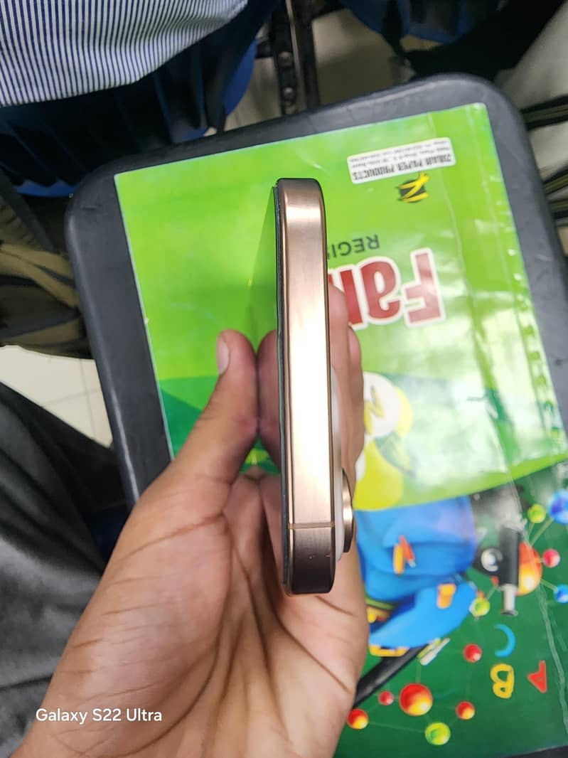 Apple iPhone 16 Pro Max 6
