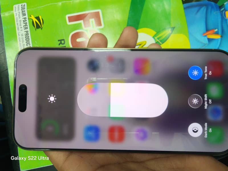 Apple iPhone 16 Pro Max 9