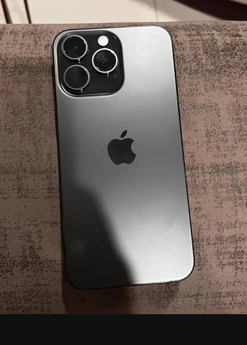 iPhone 15 Pro Max 2