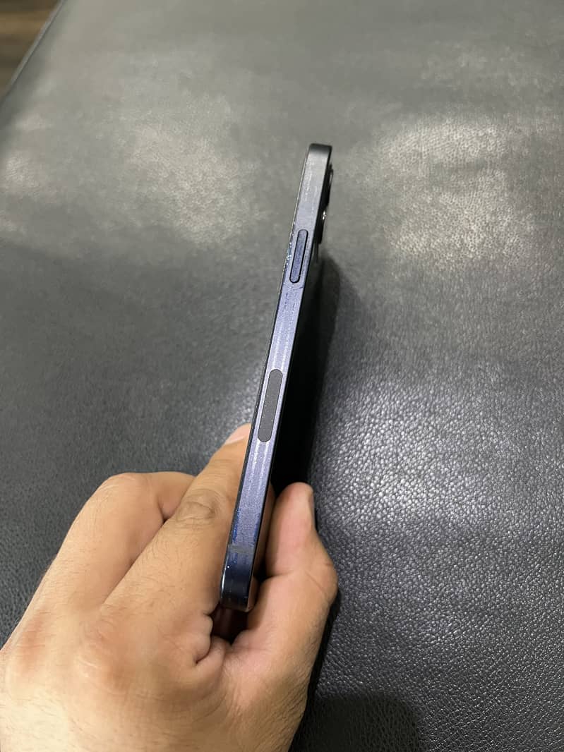 Apple iPhone 12 3