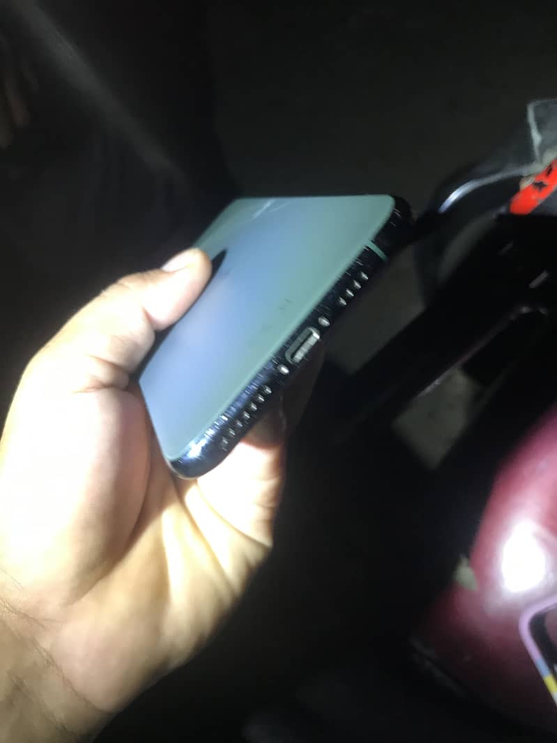 Apple iPhone 11 Pro Max 1