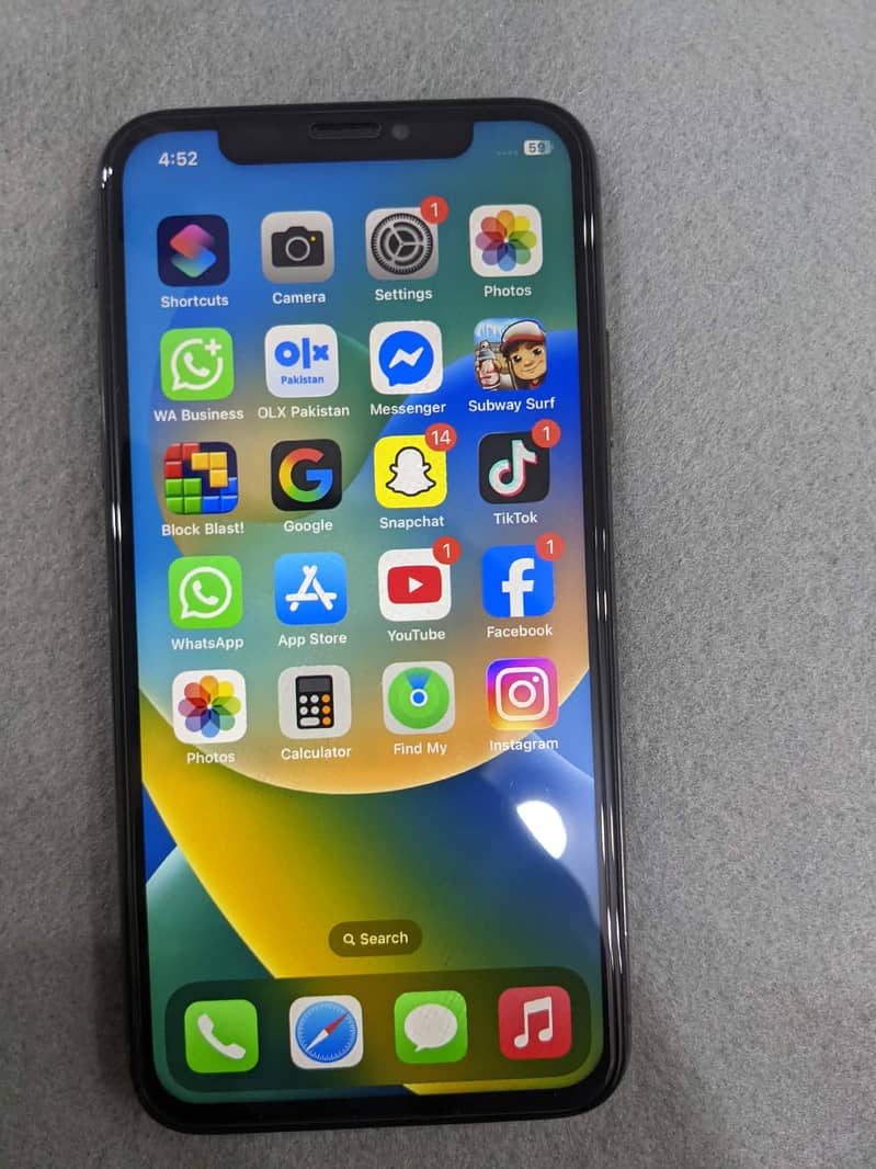 Apple iPhone X 0