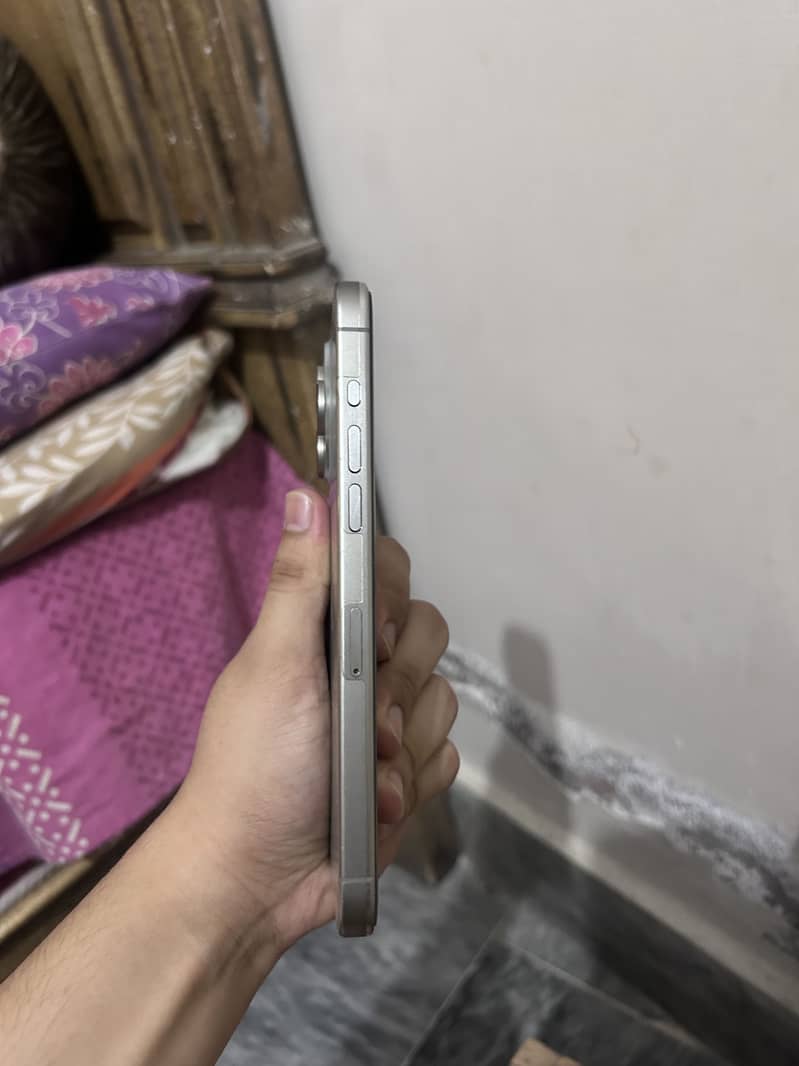 Apple iPhone 15 Pro Max 1