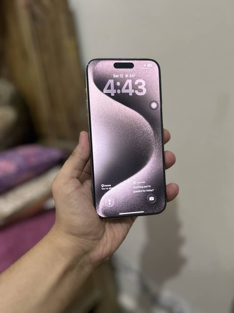 Apple iPhone 15 Pro Max 3