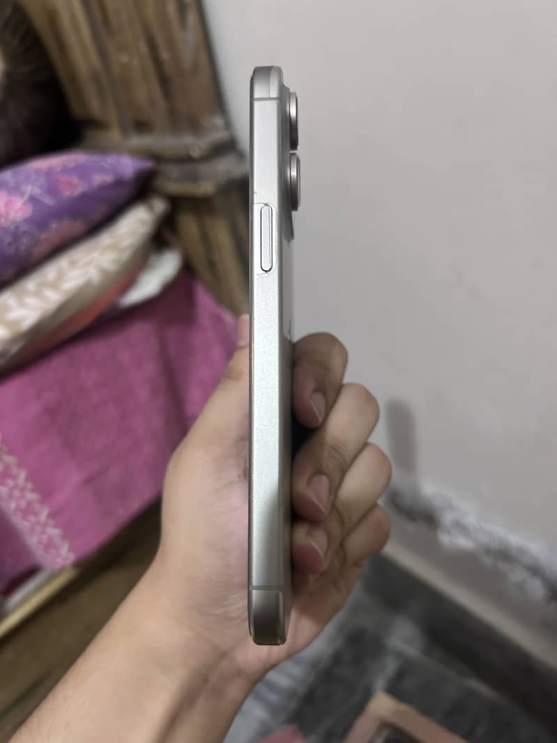 Apple iPhone 15 Pro Max 5