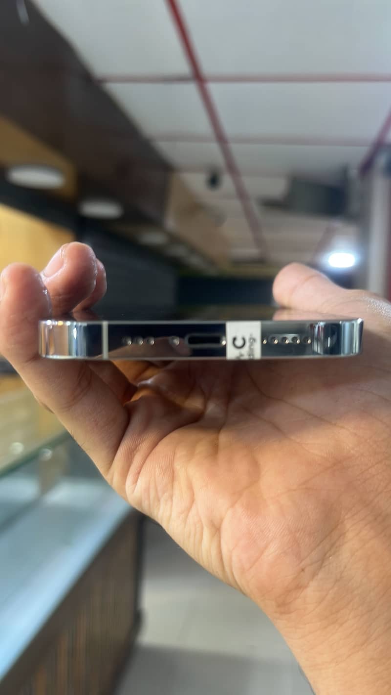 Apple iPhone 14 Pro 1
