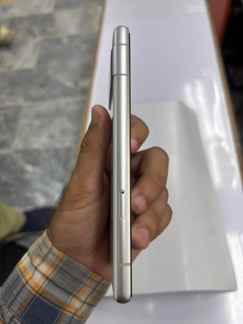 Google Pixel 7a 2