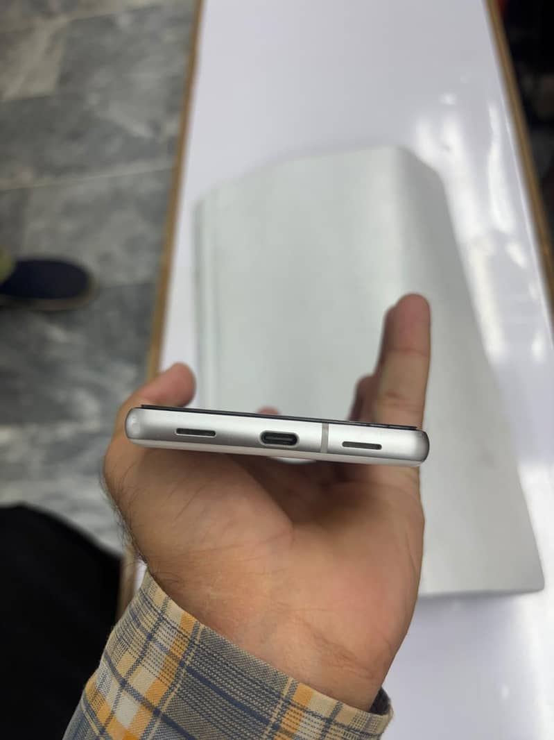 Google Pixel 7a 4
