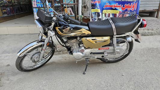 main apnay bike self start 125 gold edition sale kar raha hon