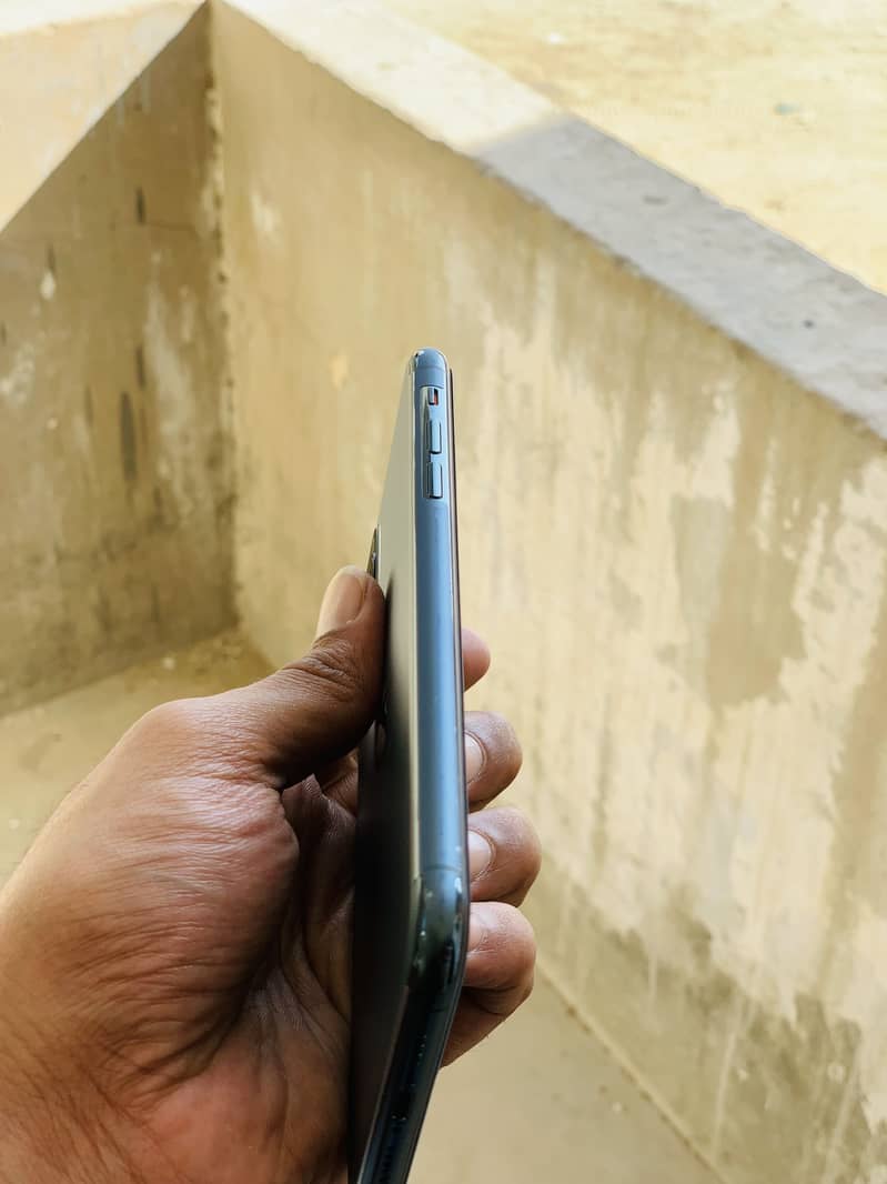 Apple iPhone 11 Pro Max 3