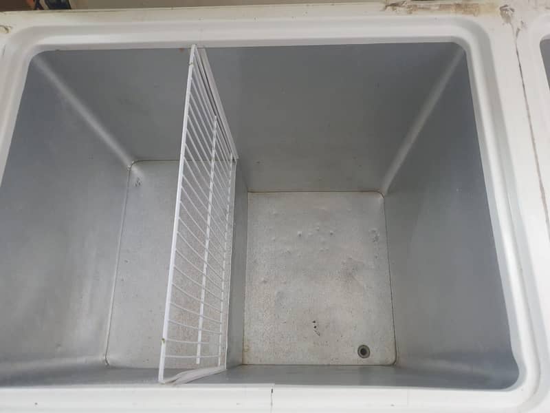 waves deep freezer 8