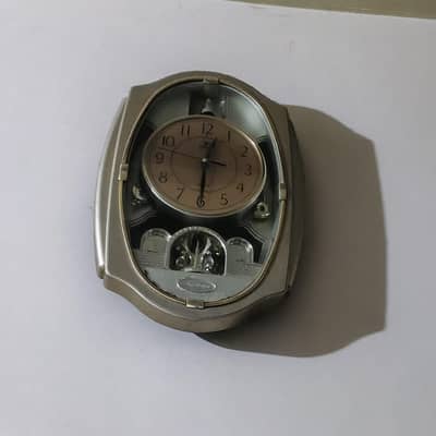 wall hang watch