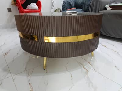 Drum style wooden color table