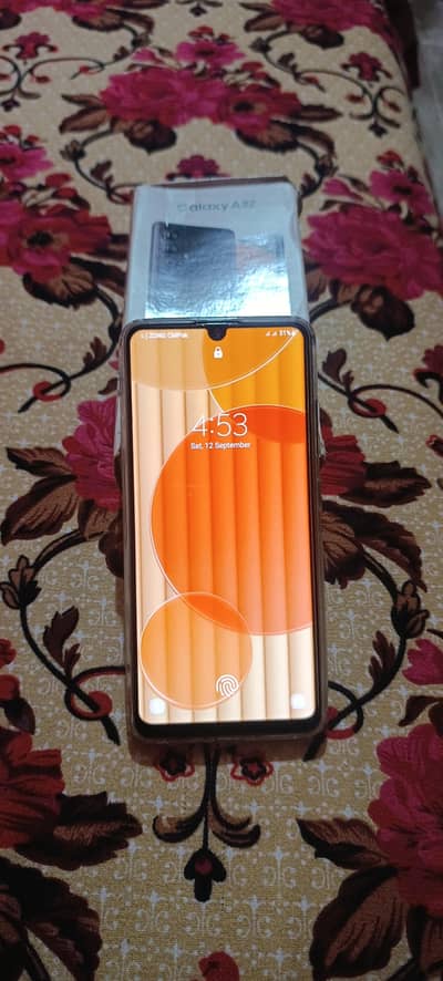 Samsung Mobile A32 6,128 box bi hai all okay hai