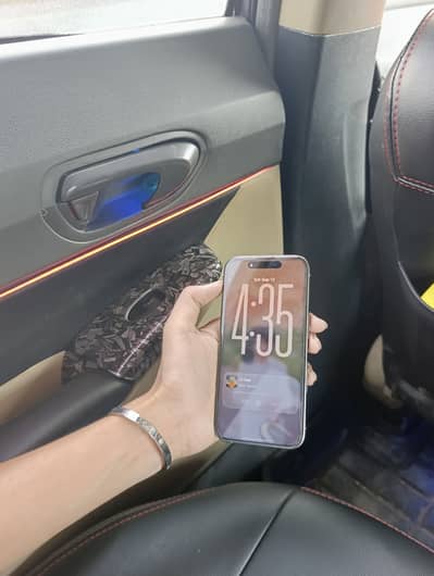 Iphone 15pro natural titanium