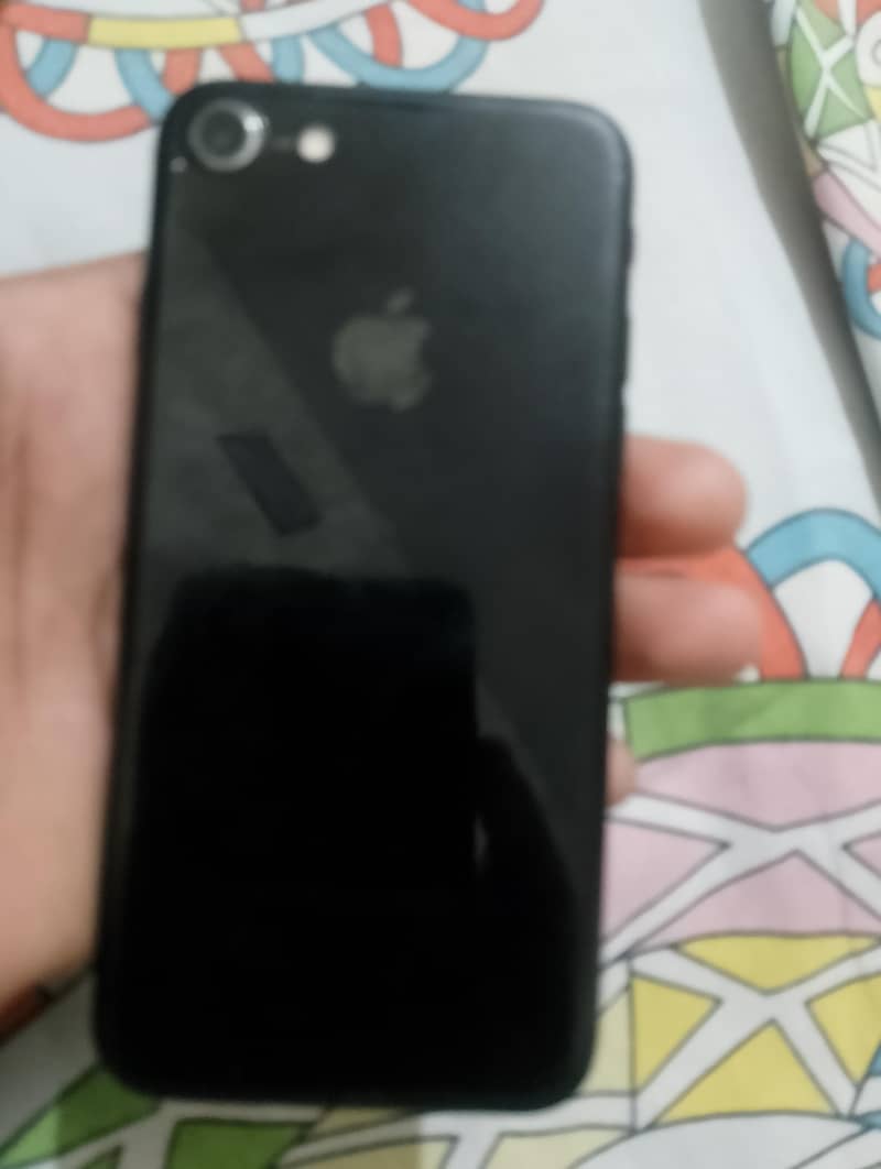 Apple iPhone 7 3