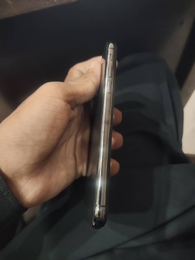 Apple iPhone X 2