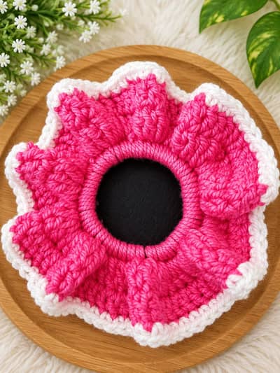 CROCHET hand made scrunchi