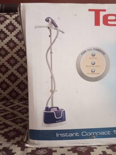 Instant compact iron 03101461308