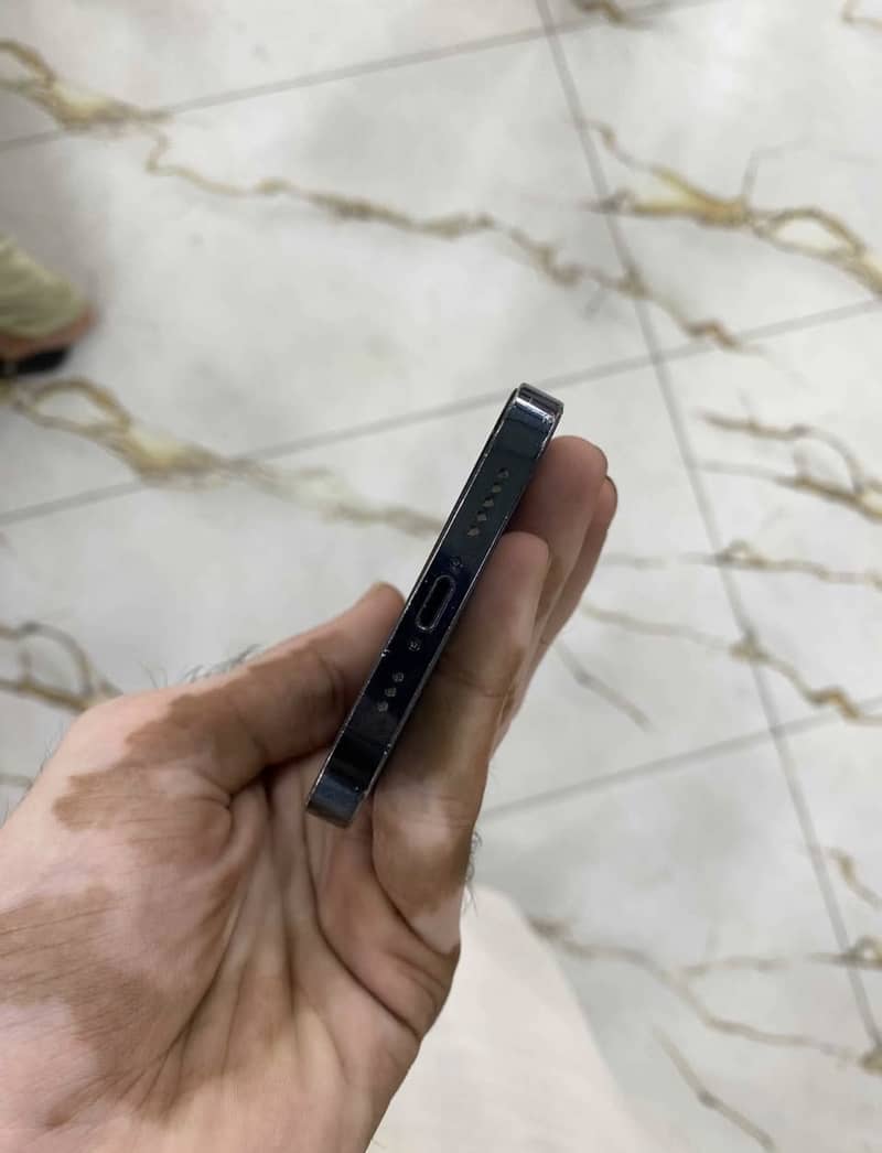 Apple iPhone 12 Pro 2