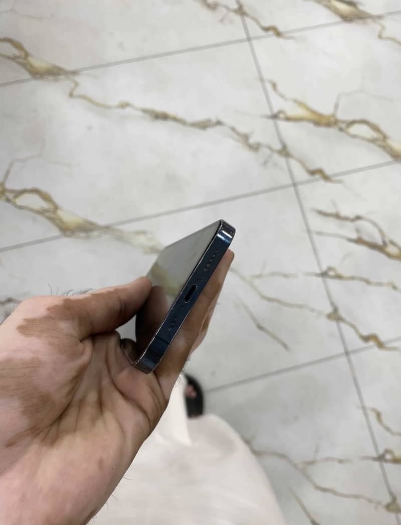 Apple iPhone 12 Pro 3