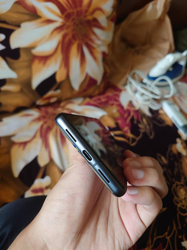 Google Pixel 7 4