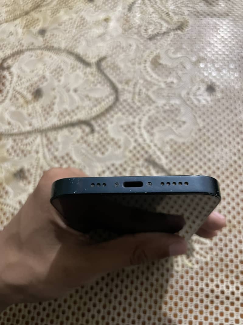 Apple iPhone 13 4