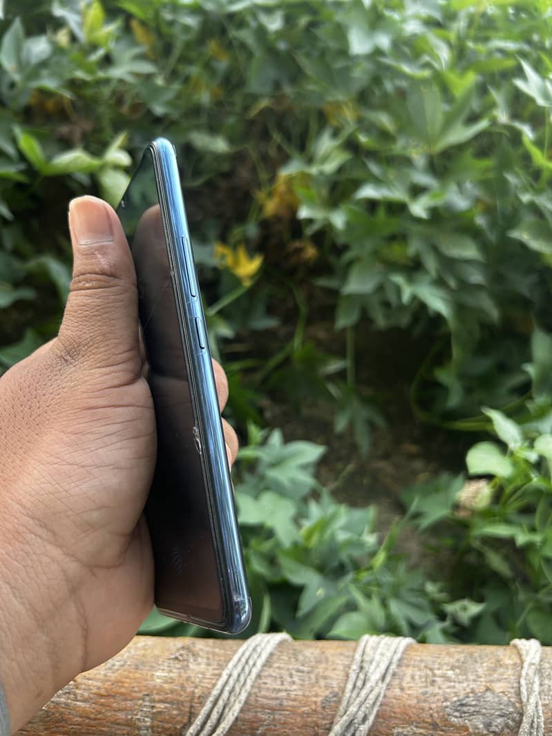 Vivo V21e 4