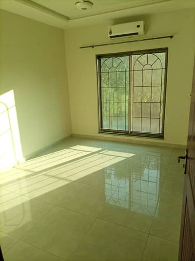 10 marla lower lock upper portion with separate gate available for rent in Phase 2 DHA Lahore.