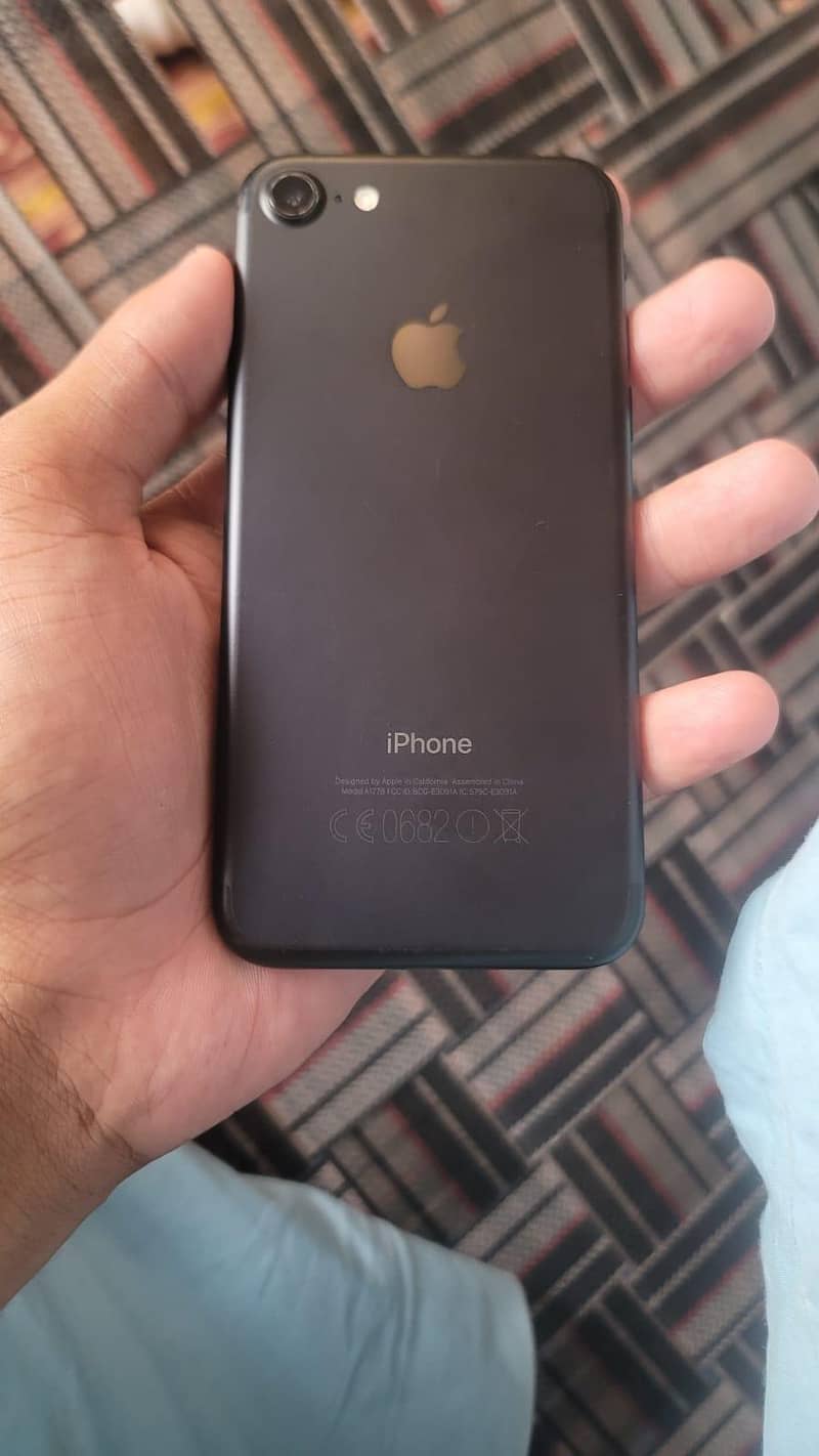 Apple iPhone 7 3