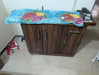 fresh mint condition iron stand