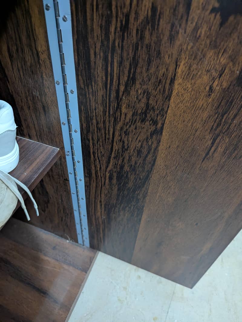 fresh mint condition iron stand 2