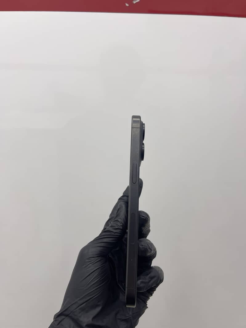 Apple iPhone 15 Pro Max 1