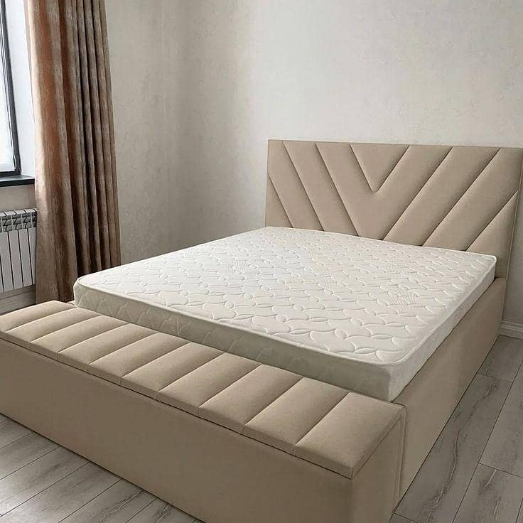 Bed king size 1