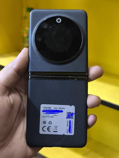 Tecno Phantom V Flip 5G (Iconic Black, (8 /256 GB)