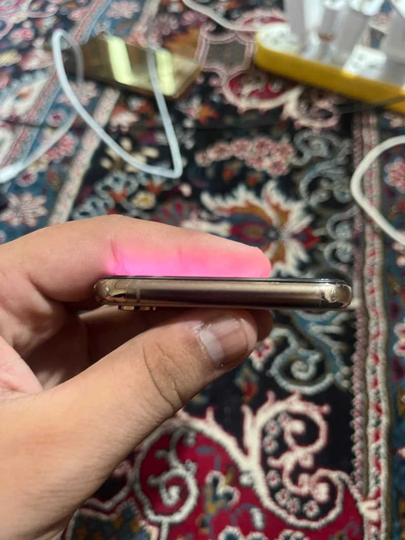 Apple iPhone XS 0