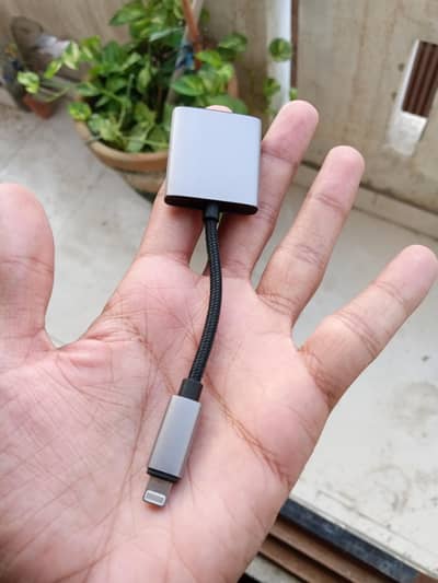 Mcdodo original splitter for Iphone charging and headphone jack in one