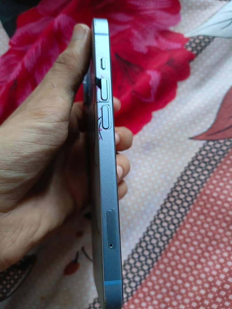 Apple iPhone 14 2
