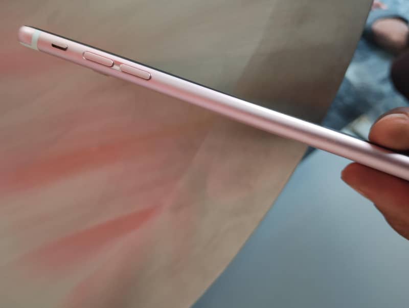 Apple iPhone 6S Plus 4