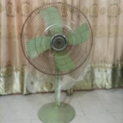 pedestal fan