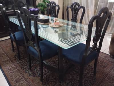 Dining table for sale