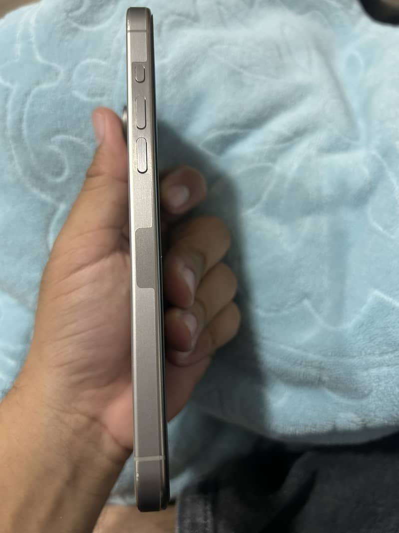 Apple iPhone 15 Pro Max 3