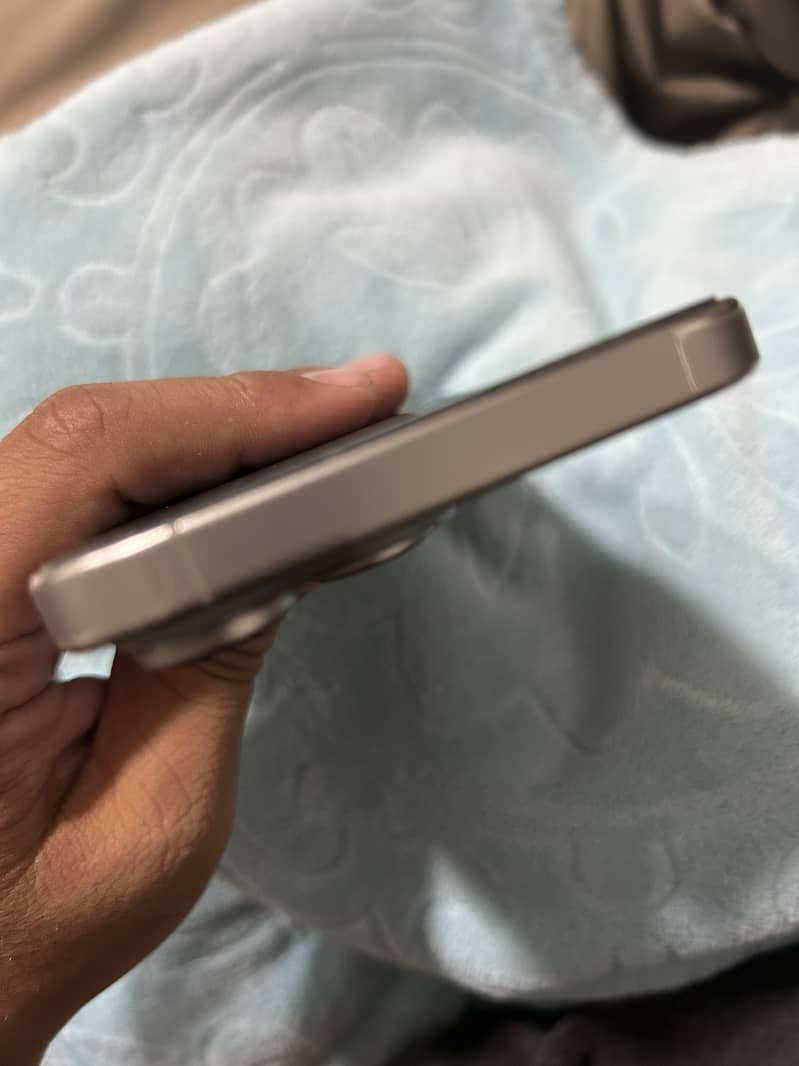 Apple iPhone 15 Pro Max 5