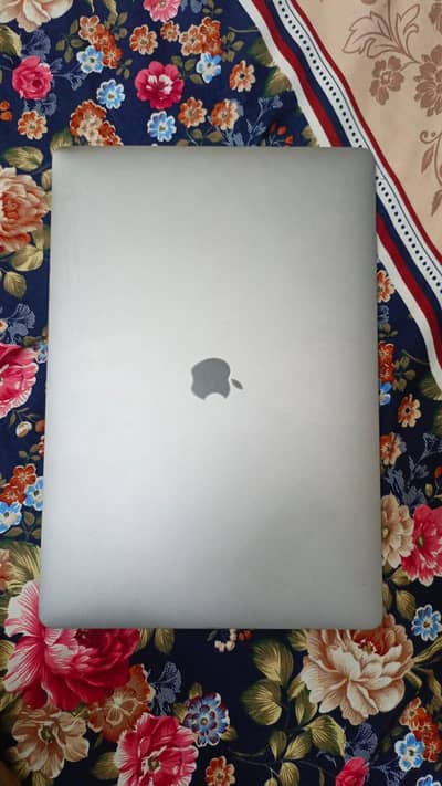 Macbook Pro, 19 Inch, 2019